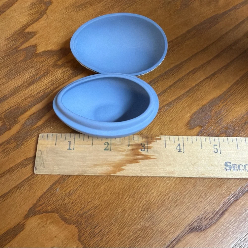 Vintage Wedgwood Jasperware egg-shaped porcelain trinket box in blue with white